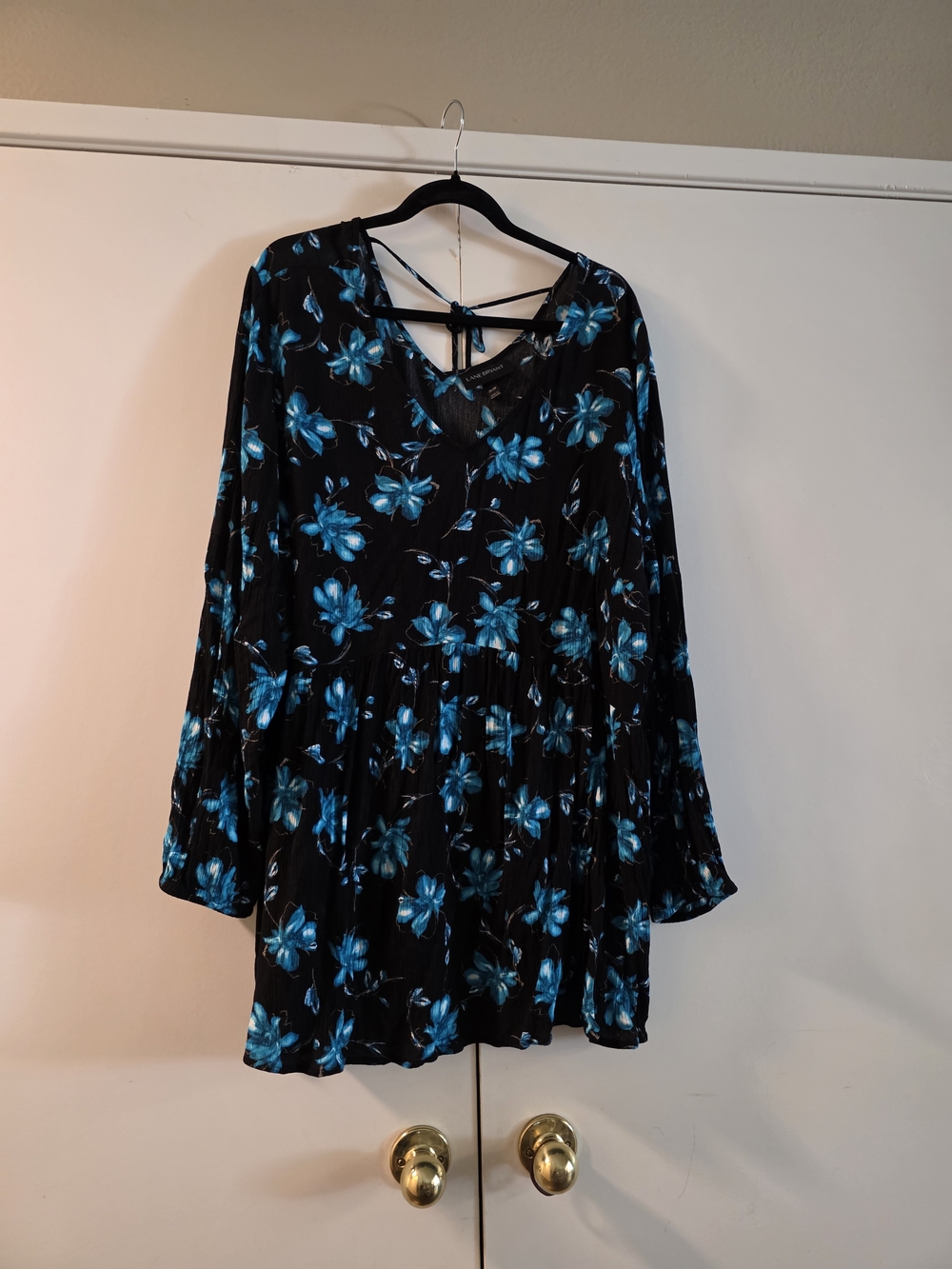 Lane Bryant Black Tunic with Blue Floral Print and Tie-Back size 26/28